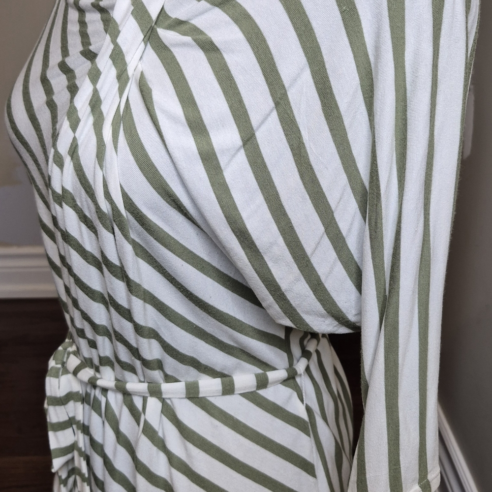 Linea Domani Green and White Top - Picture 4 of 8